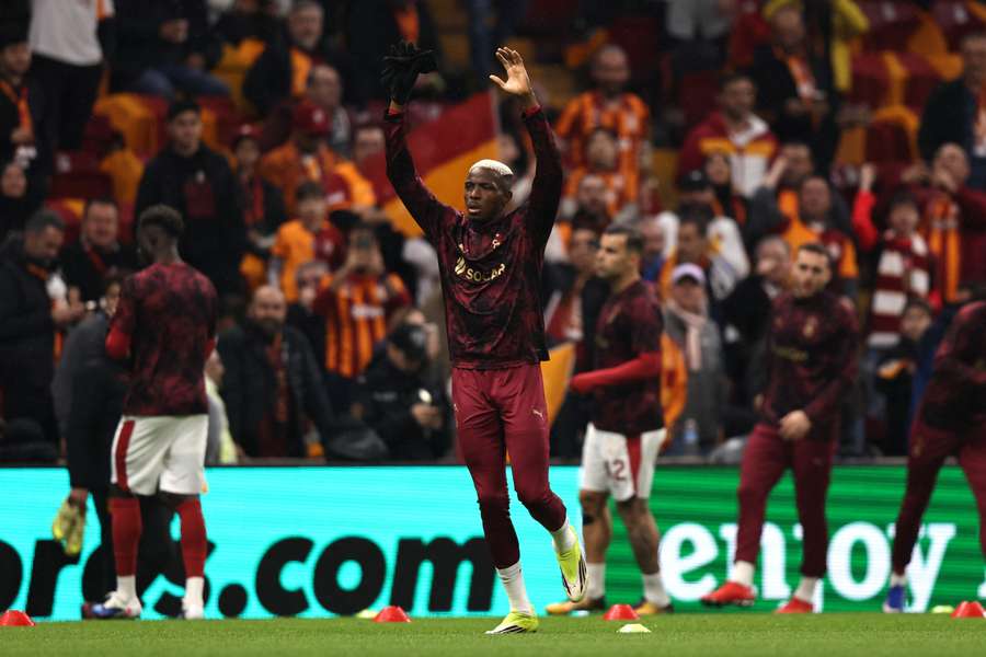 Victor Osimhen of Galatasaray warms up before the match Victor Osimhen of Galatasaray warms up before the match