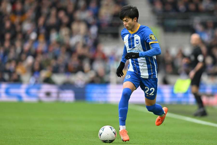 Mitoma foi o craque do jogo, fazendo o gol da classificação do time da casa