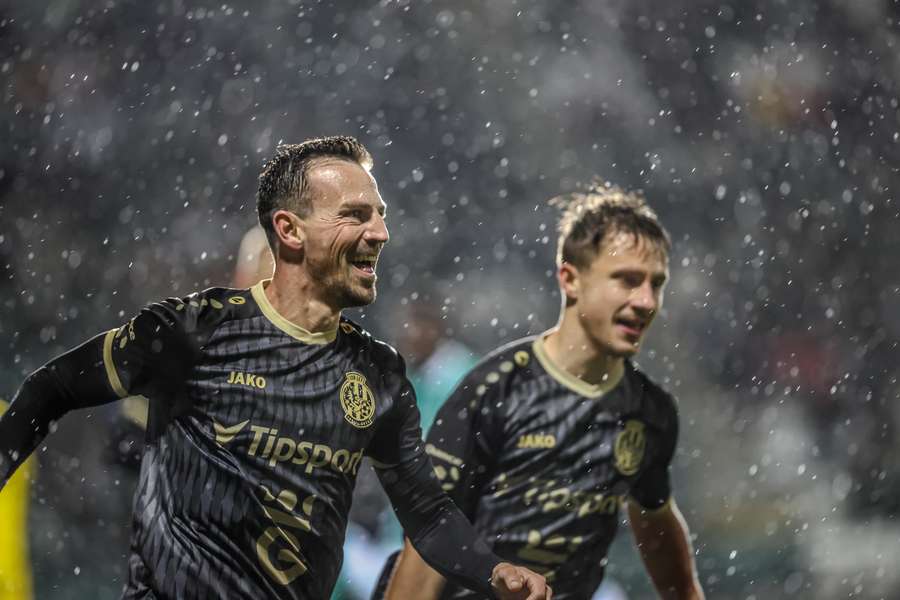 Hradec by dnes měl padnout do rukou Nedvěda či Tomka. Městem se ale šíří i nesouhlas