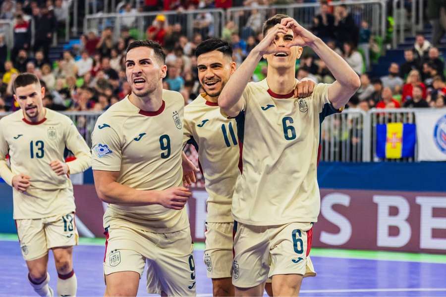 Antonio, celebrando uno de sus goles