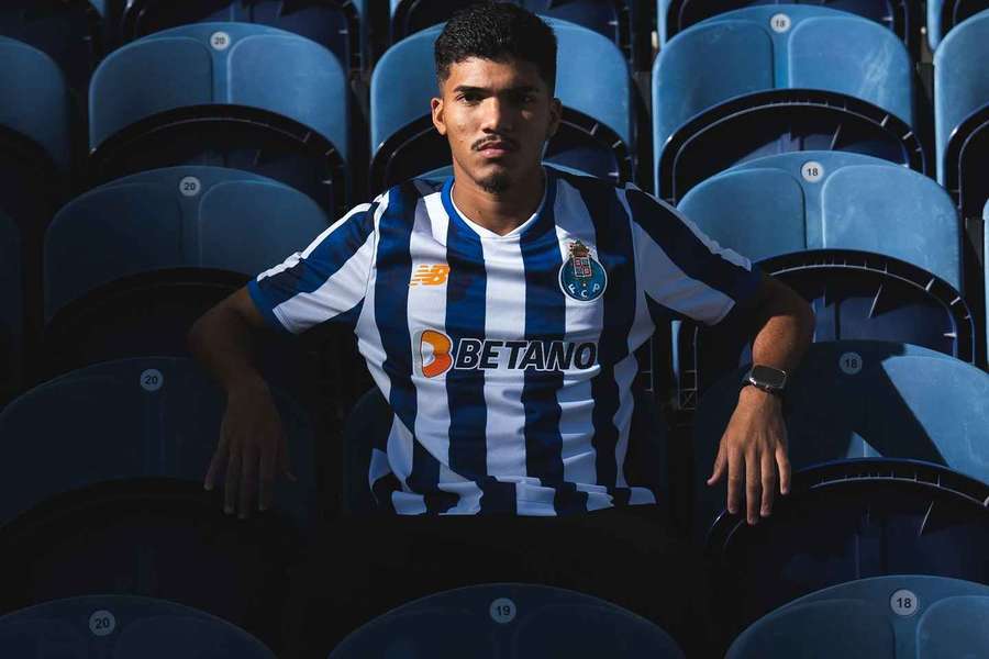 William Gomes assinou pelo FC Porto em janeiro