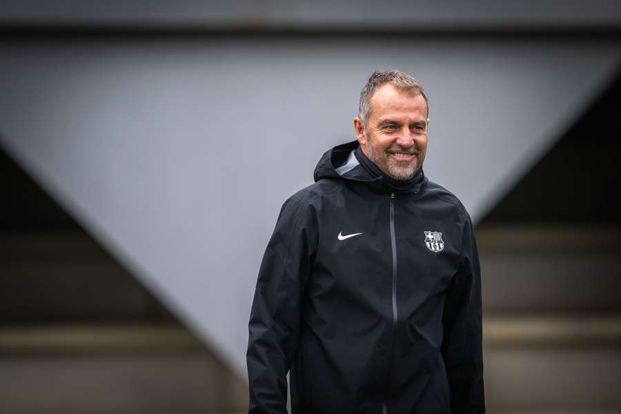 Hansi Flick, en el último entrenamiento del Barça previo al duelo frente al Benfica