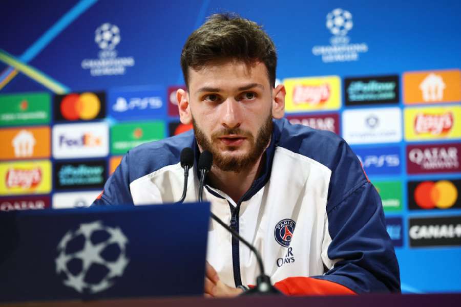 Khvicha Kvaratskhelia speaking to the media ahead of PSG's UCL semi-final