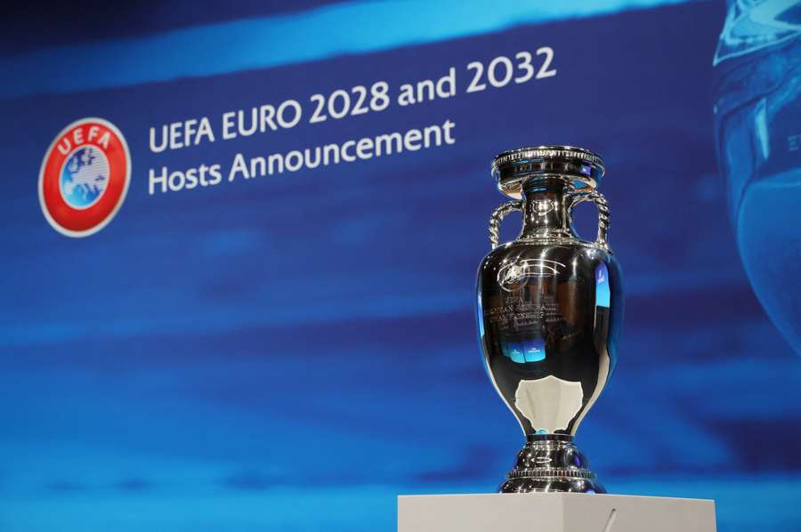 UEFA annoncerede beslutningerne på en konference tirsdag