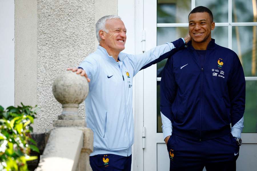 Didier Deschamps et Kylian Mbappé.