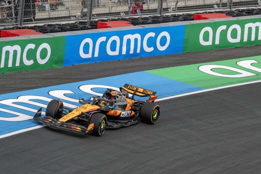 McLarenům se při trénincích dařilo.