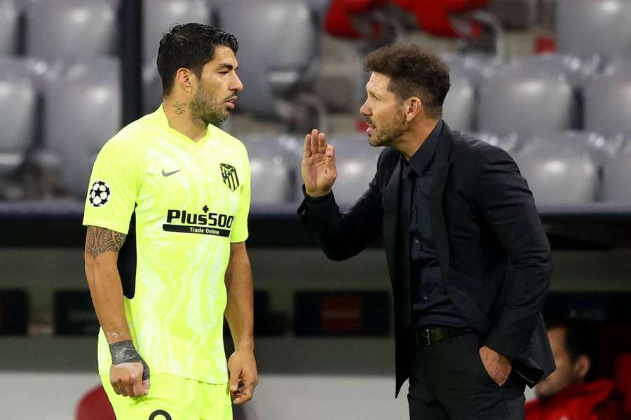Diego Simeone y Luis Suárez 