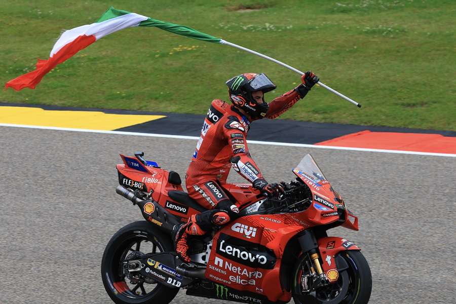 Bagnaia met de Italiaanse driekleur