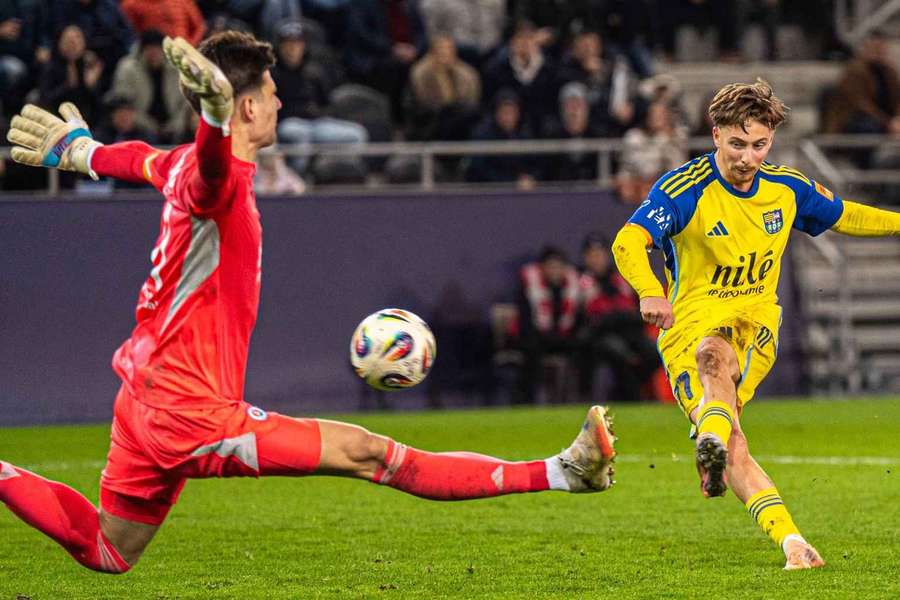 Rehuš dal gól materskému klubu. Rehuš dal gól materskému klubu.