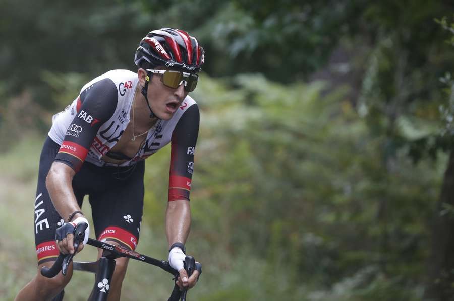 Molard seizes Vuelta lead as Soler wins stage five