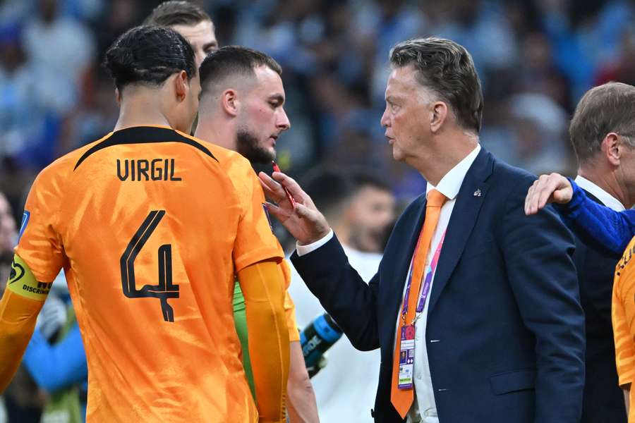 Van Gaal laudă efortul echipei și pleacă de la națională