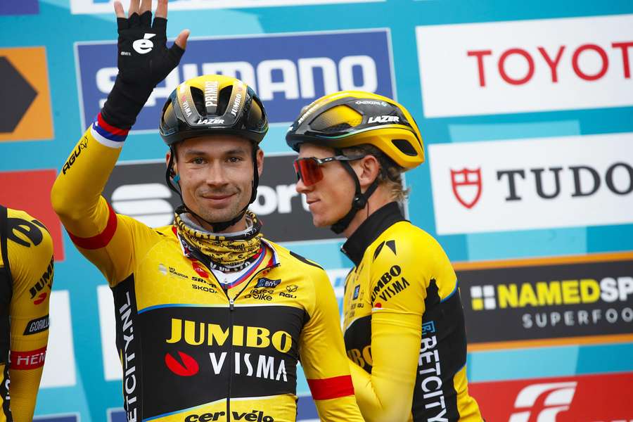 Primoz Roglic pakte na zeges in rit 4 en 5 en met bonificatieseconden de leiding in Sassotetto.