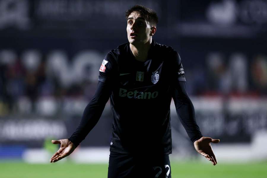 Fresneda foi titular diante do Estrela da Amadora