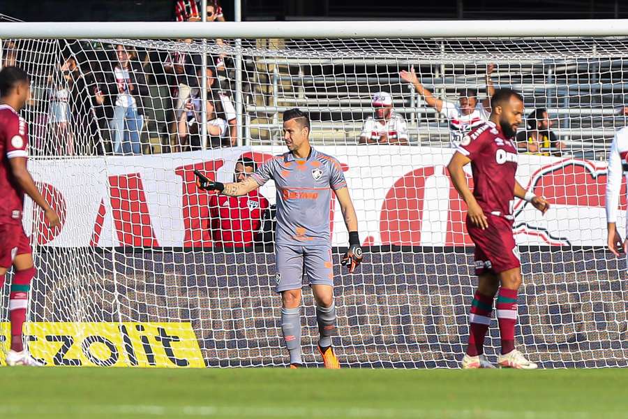 Fábio tem a missão de defender a meta tricolor