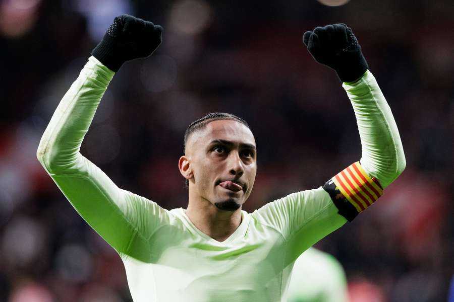 Raphinha é um dos destaques do Barça e vai reencontrar Antony, companheiro de Seleção Brasileira