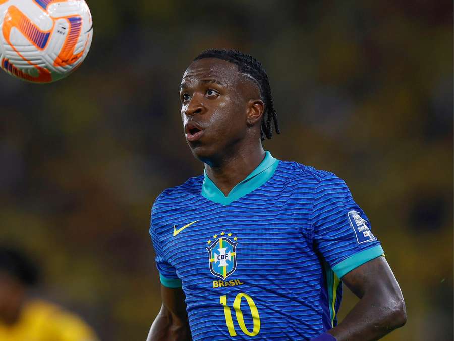 Vini Jr. foi o camisola 10 do Brasil contra o Equador Vini Jr. foi o camisola 10 do Brasil contra o Equador