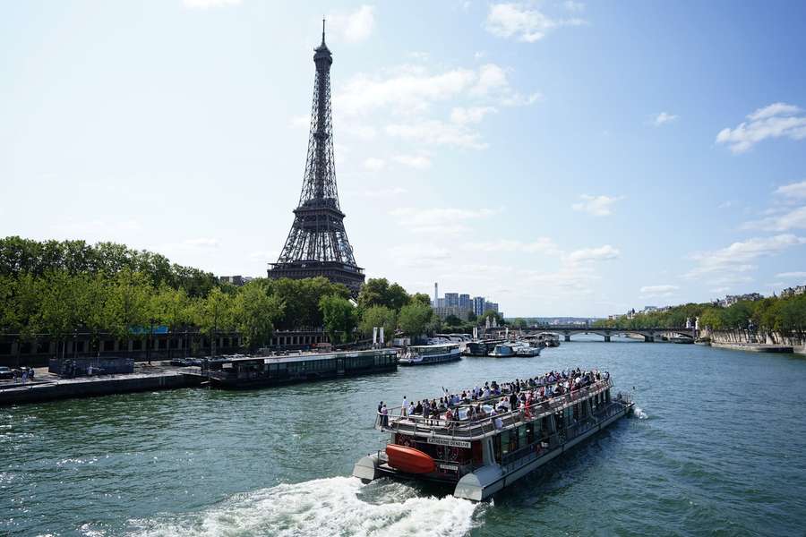 De Seine met de Eifeltoren op de achtergrond