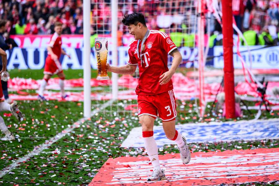 Kim nach dem Gewinn der Bundesliga Kim nach dem Gewinn der Bundesliga