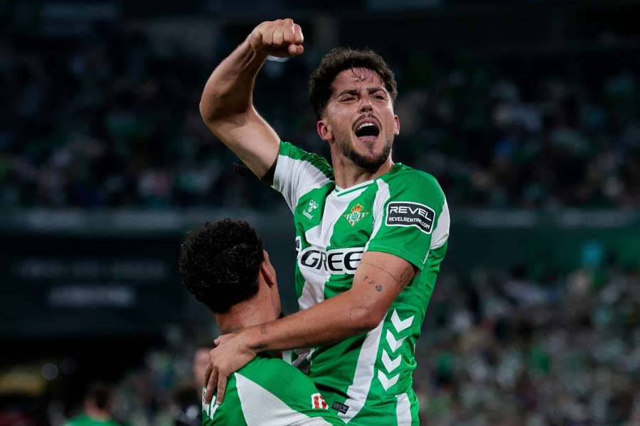 Pablo Fornals celebra su gol ante el Elche