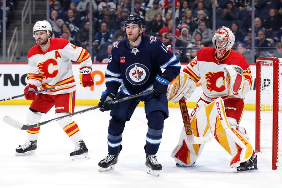 The Jets remain four points behind the Colorado Avalanche for second place in the Central Division