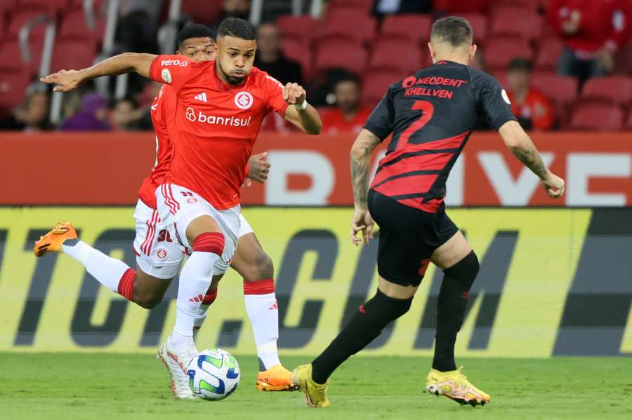 Athletico-PR e Internacional se enfrentam em Curitiba nesa quinta-feira (20)