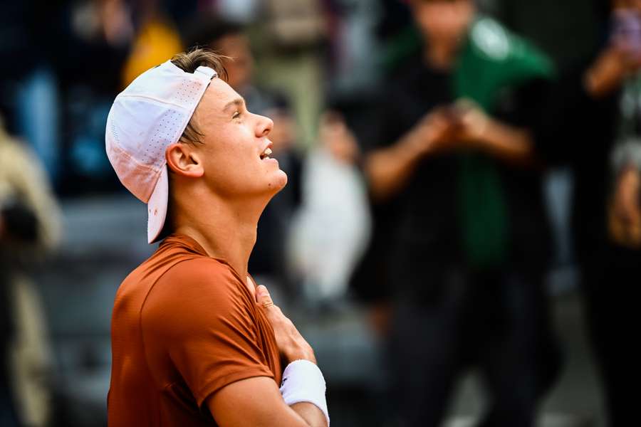 Holger Rune bezwingt angeschlagenen Djokovic und zieht ins Halbfinale vom Rom Masters ein