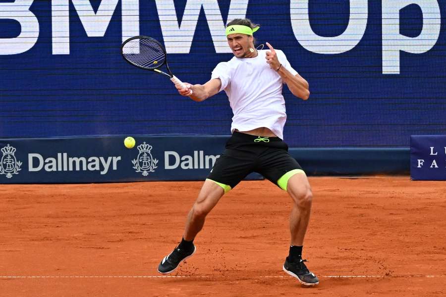 Alexander Zverev hat das Viertelfinale in München erreicht.