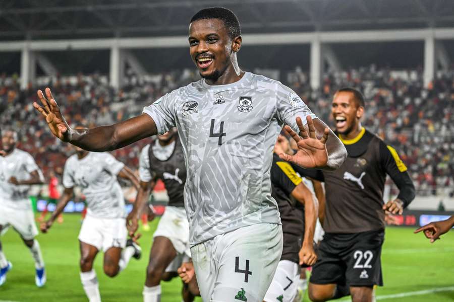 Teboho Mokoena has an eye for goal Teboho Mokoena has an eye for goal