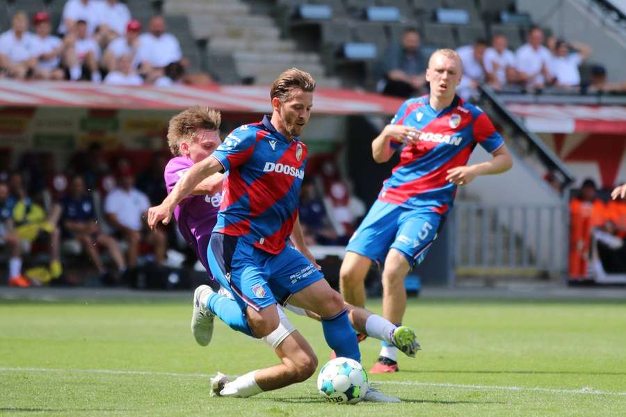 Plzeň aj Slavia sa stretnú so slovenskými klubmi. Plzeň aj Slavia sa stretnú so slovenskými klubmi.