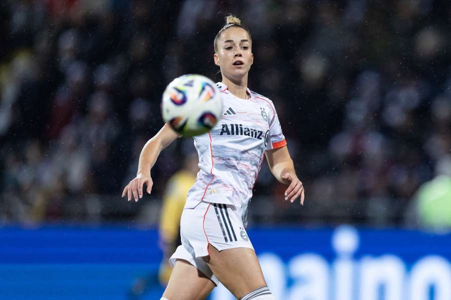 Giulia Gwinn und der FC Bayern sind am Mittwochabend bei Atletico Madrid gefordert.