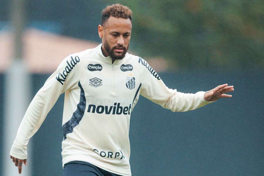 Neymar está de volta ao time titular do Santos Neymar está de volta ao time titular do Santos