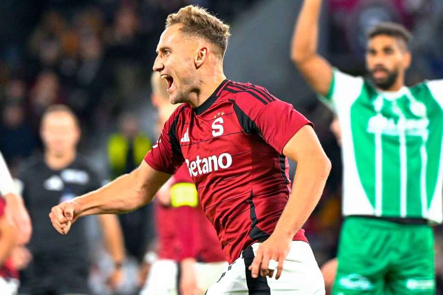 Útočník Jan Kuchta slaví gól v derby s Bohemians. Útočník Jan Kuchta slaví gól v derby s Bohemians.