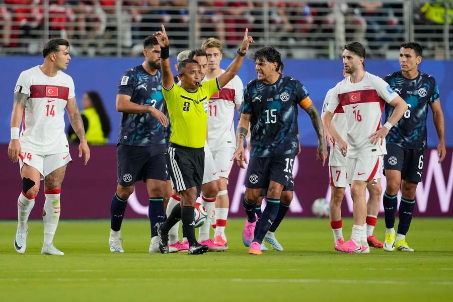 Turcia cere rejucarea meciului cu Paraguay