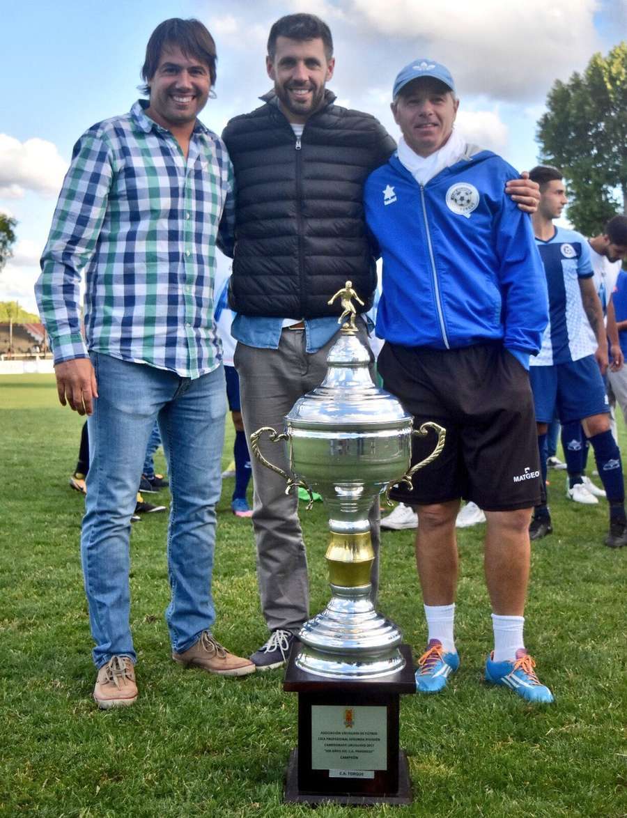 Torque foi o primeiro clube da carreira de Paulo Pezzolano, ex-técnico do Internacional