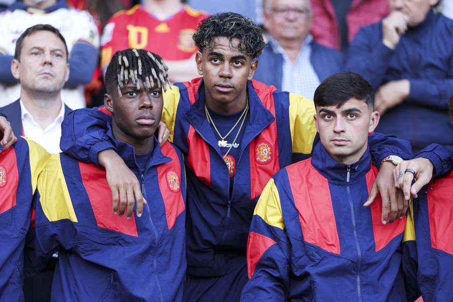 Spain, led by stars like Lamine Yamal (centre) and Pedri (R), are reigning European champions and won the World Cup in 2010