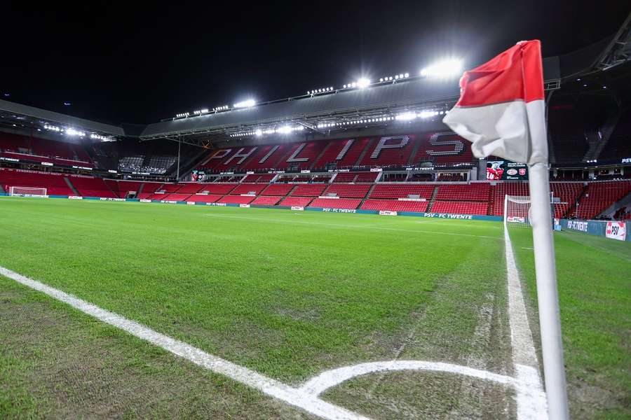 Het Philips Stadion anderhalf uur voor de aftrap