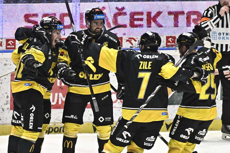 Litvínov na úvod play off porazil Třinec 2:1 v prodloužení.