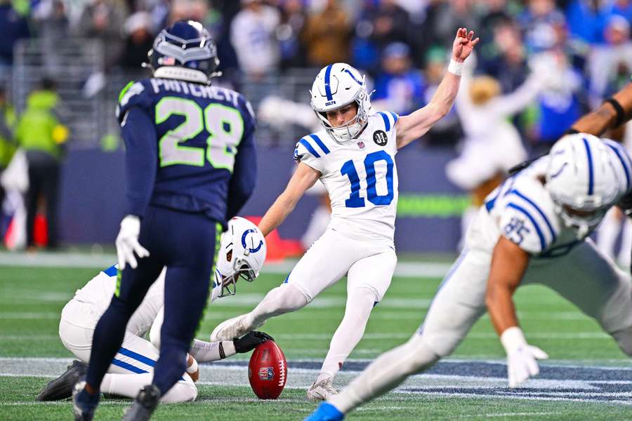 Blake Grue kicked a 60-yard field goal for the Indianapolis Colts on Sunday.