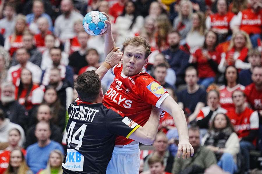 Simon Pytlick storspillede i starten mod Tyskland under EHF Euro Cup, og nu tyder alt på, at han skal ned at spille i den tyske Bundesliga.