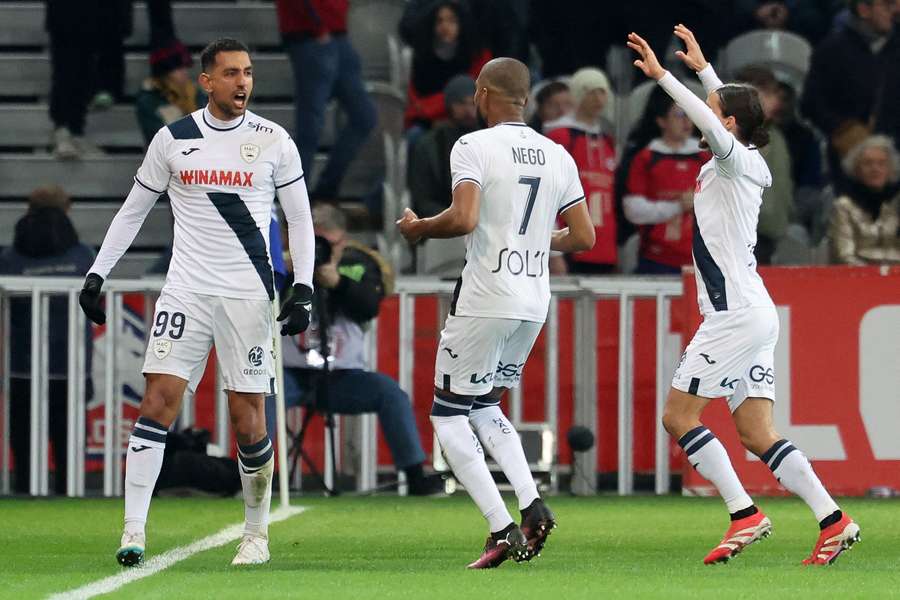 Ahmed Hassan festeja o golo com os companheiros