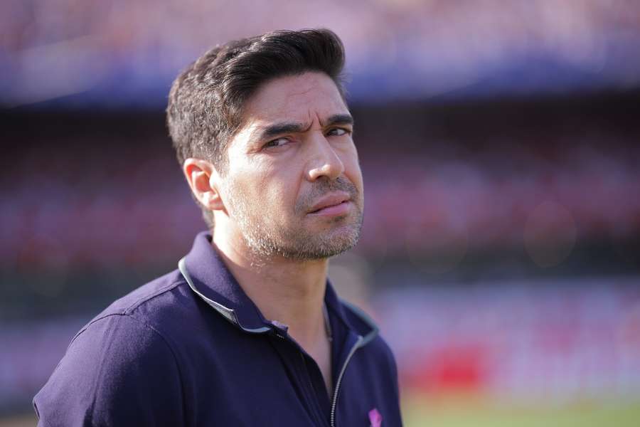 Abel Ferreira tem muitas dúvidas para montar o time