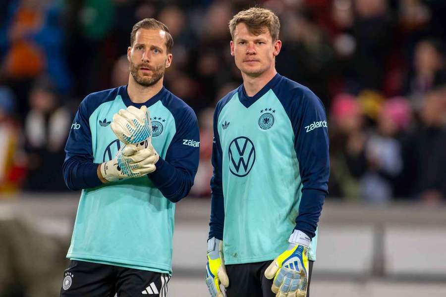 Oliver Baumann (l.) und sein schärfster Konkurrent Alexander Nübel (r.)