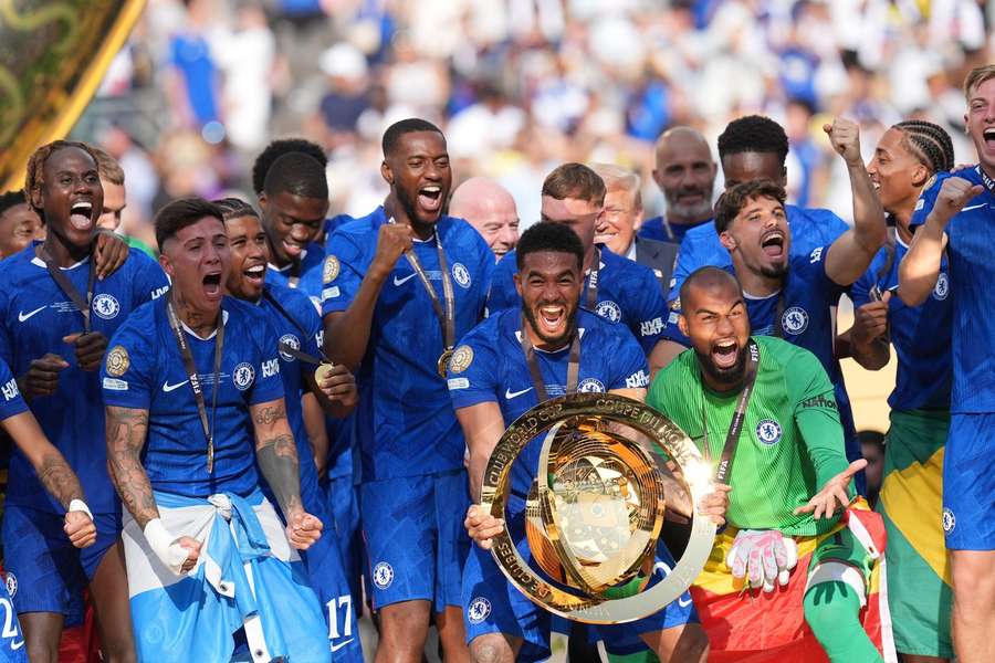 Hráči Chelsea slaví vítězství ve finále mistrovství světa klubů nad PSG.