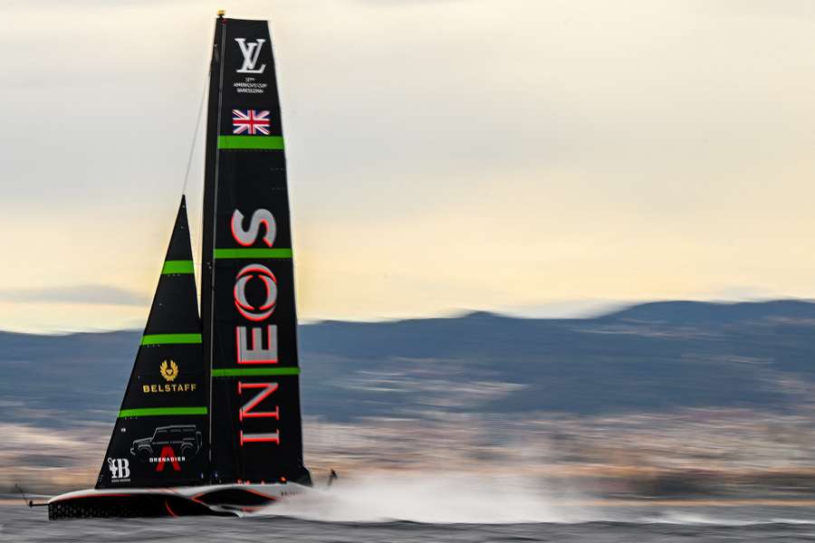 Ineos Britannia se cae para la 38ª edición de la Copa América.