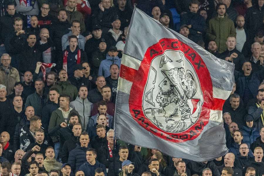 Tijdens de wedstrijd tegen Brighton waren er wel Ajax-supporters 