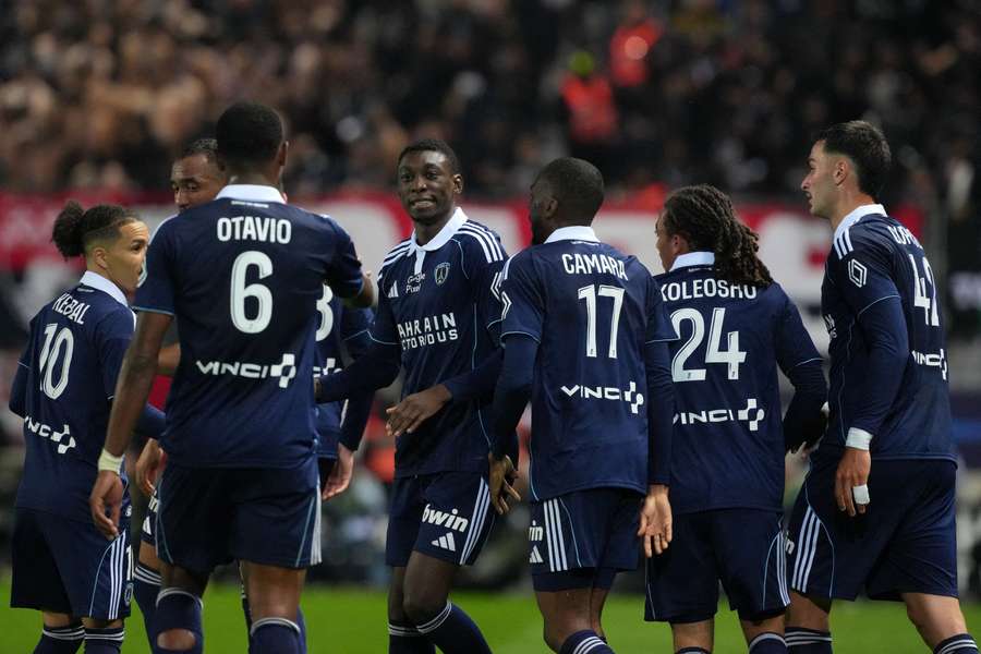 Le PSG, déjà champion, termine la saison par une défaite contre le PFC