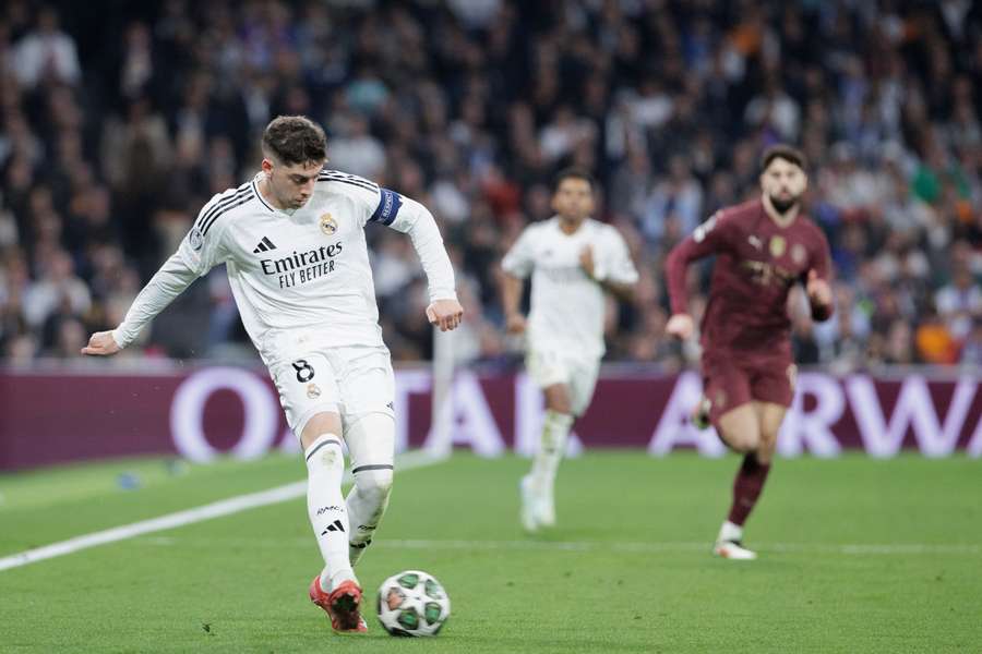 Fede Valverde contra o Manchester City