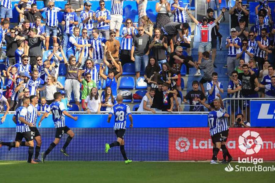 Guridi celebra un gol con el Alavés