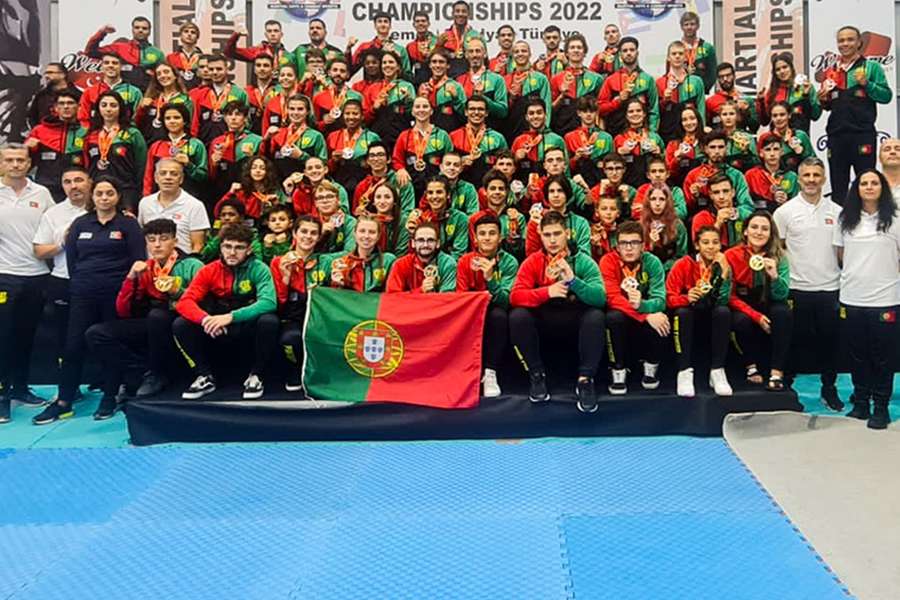 Portugal esteve representado por 83 atletas e 11 membros da equipa técnica