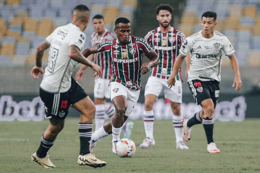 Galo e Flu lutam por uma vaga na semi da Libertadores